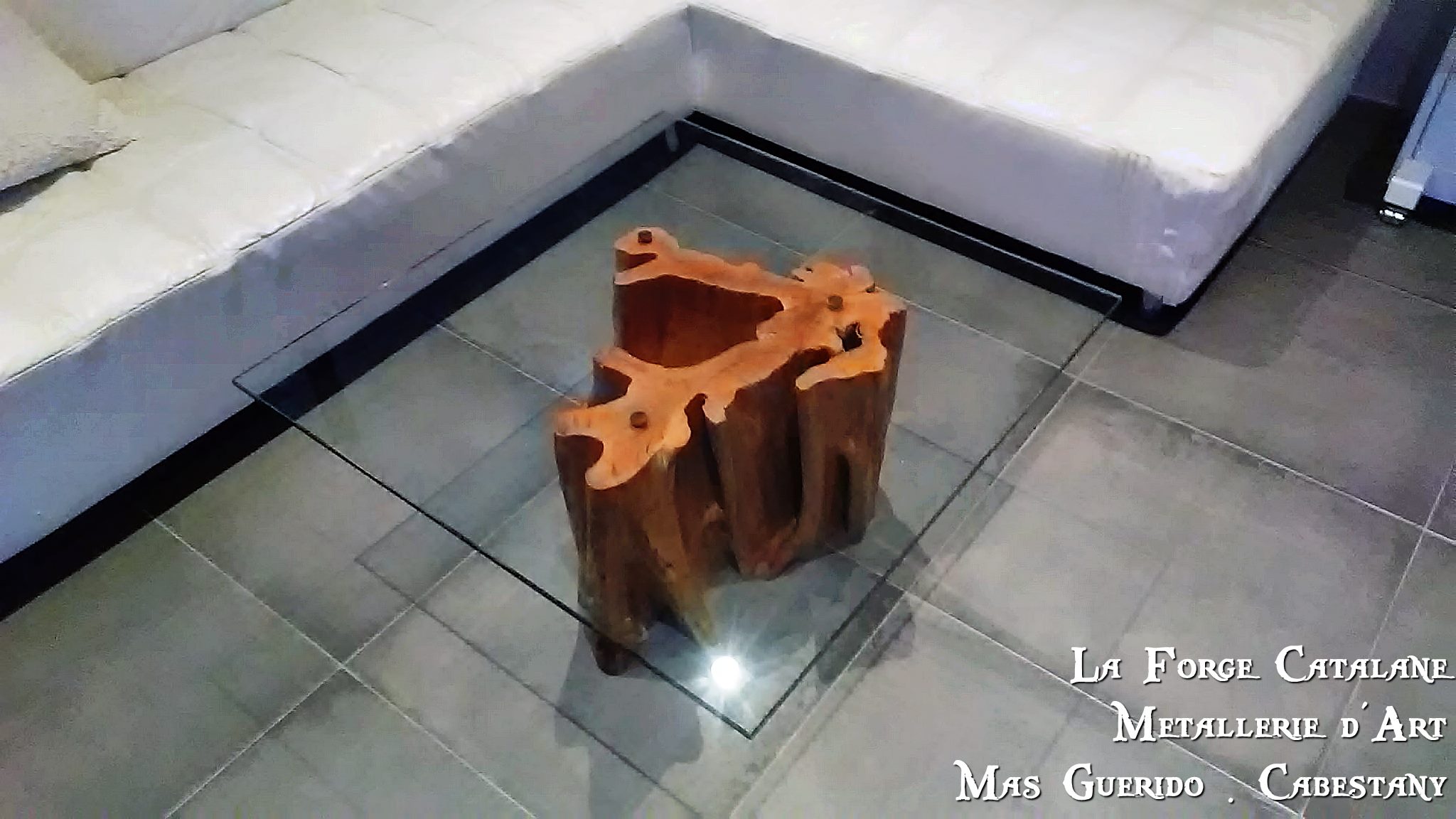 pied de table fer imitation bois en decoupe laser forge catalane.jpg